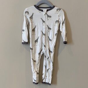 Kyte BABY White and Gray Giraffe onesie